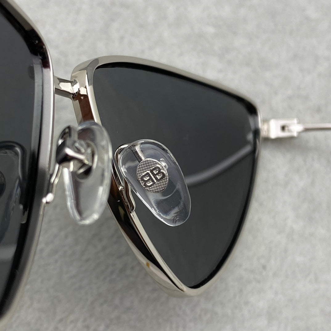 正品 BALENCIAGA 女款太陽眼鏡 size：62-12-140