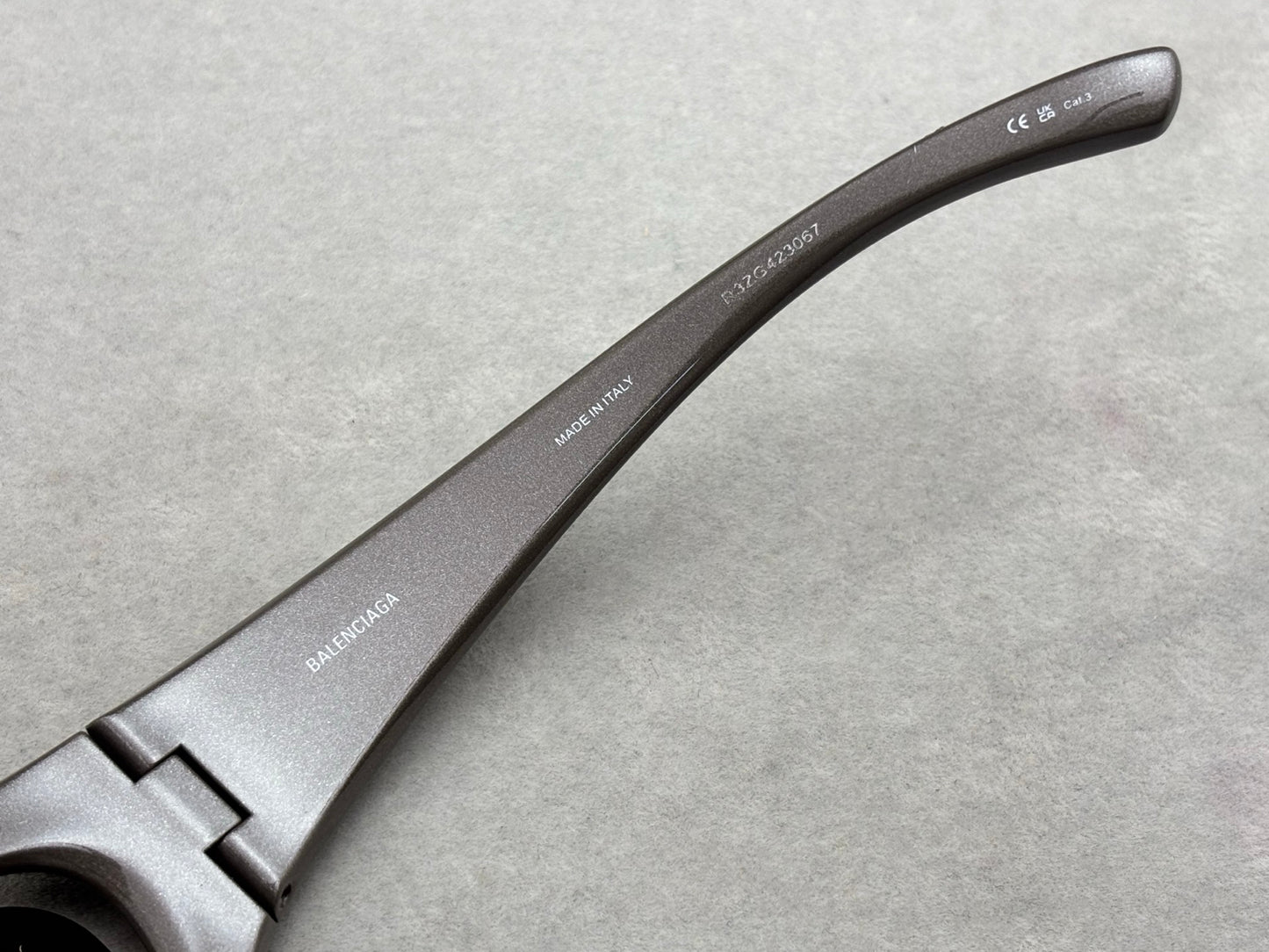 BALENCIAGA BB0317男女款太陽眼鏡 size：77-23-125