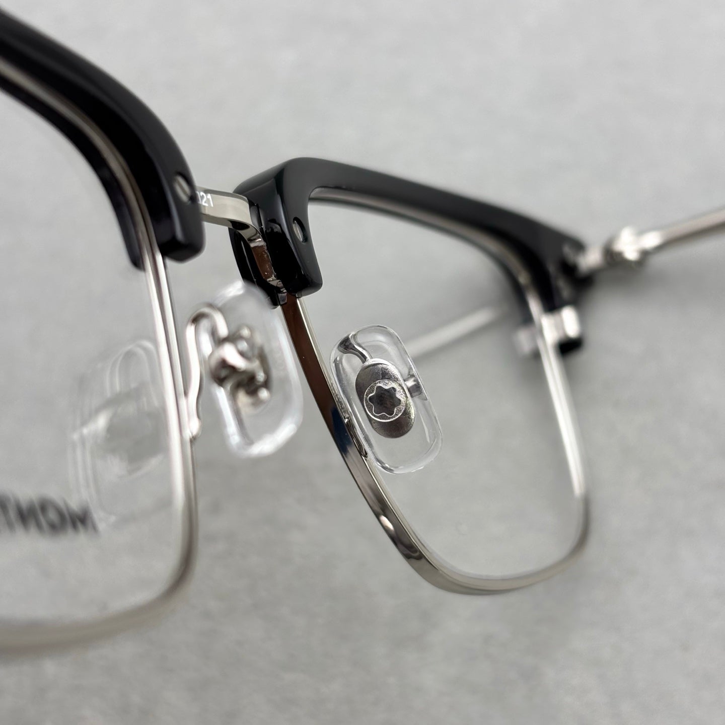 正品 MONTBLANC 男女眼鏡 size：54-21-145總寬148框高43