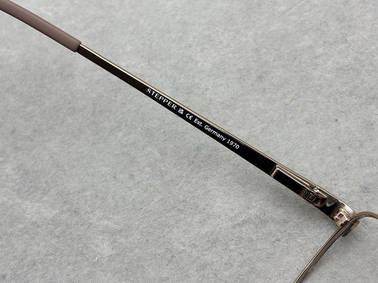 正品 STEPPER 女款眼鏡框 size：52-15-135總寬135框高38