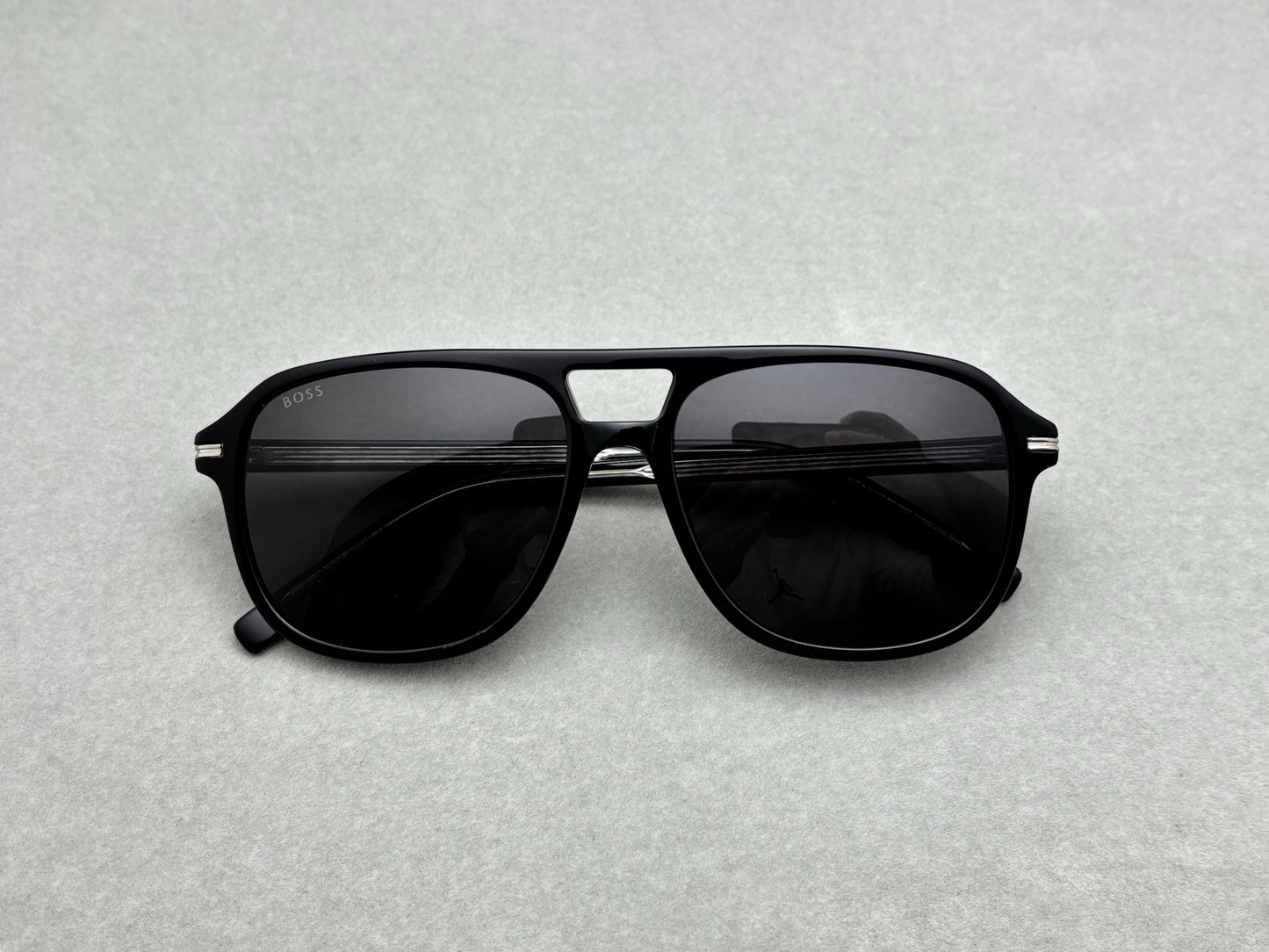 BOSS 男女款太陽眼鏡 新品 boss1751 size：57-16-145