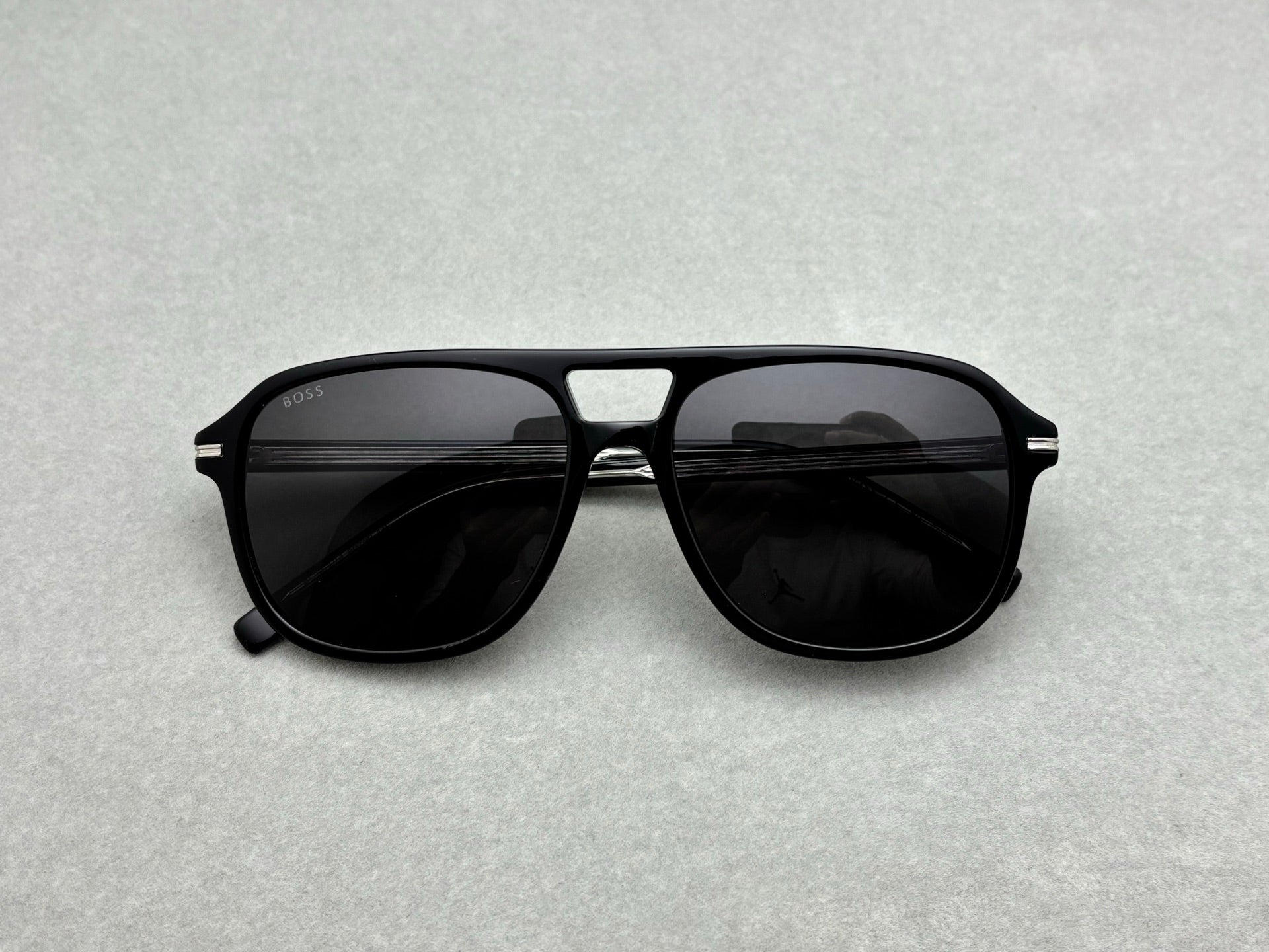 BOSS 男女款太陽眼鏡 新品 boss1751 size：57-16-145