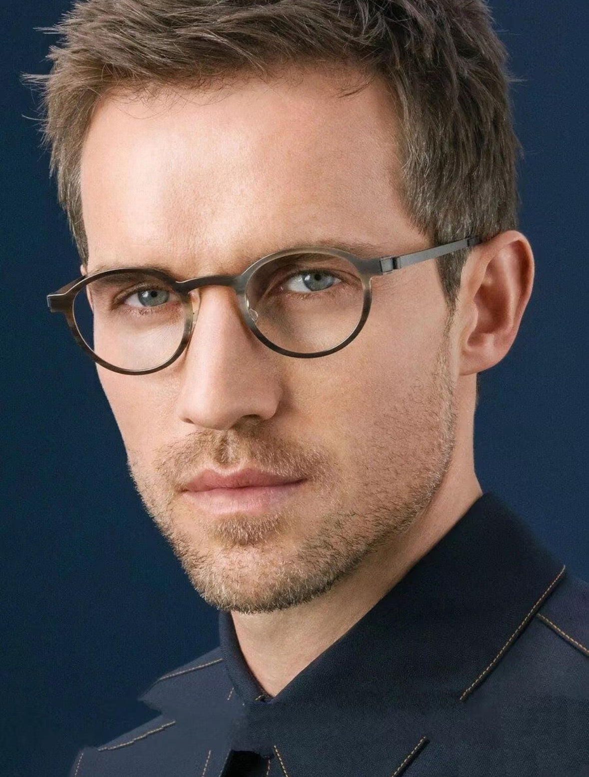 新色林德伯格牛角1823！ size：47-24-145總寬142框高44重量15克