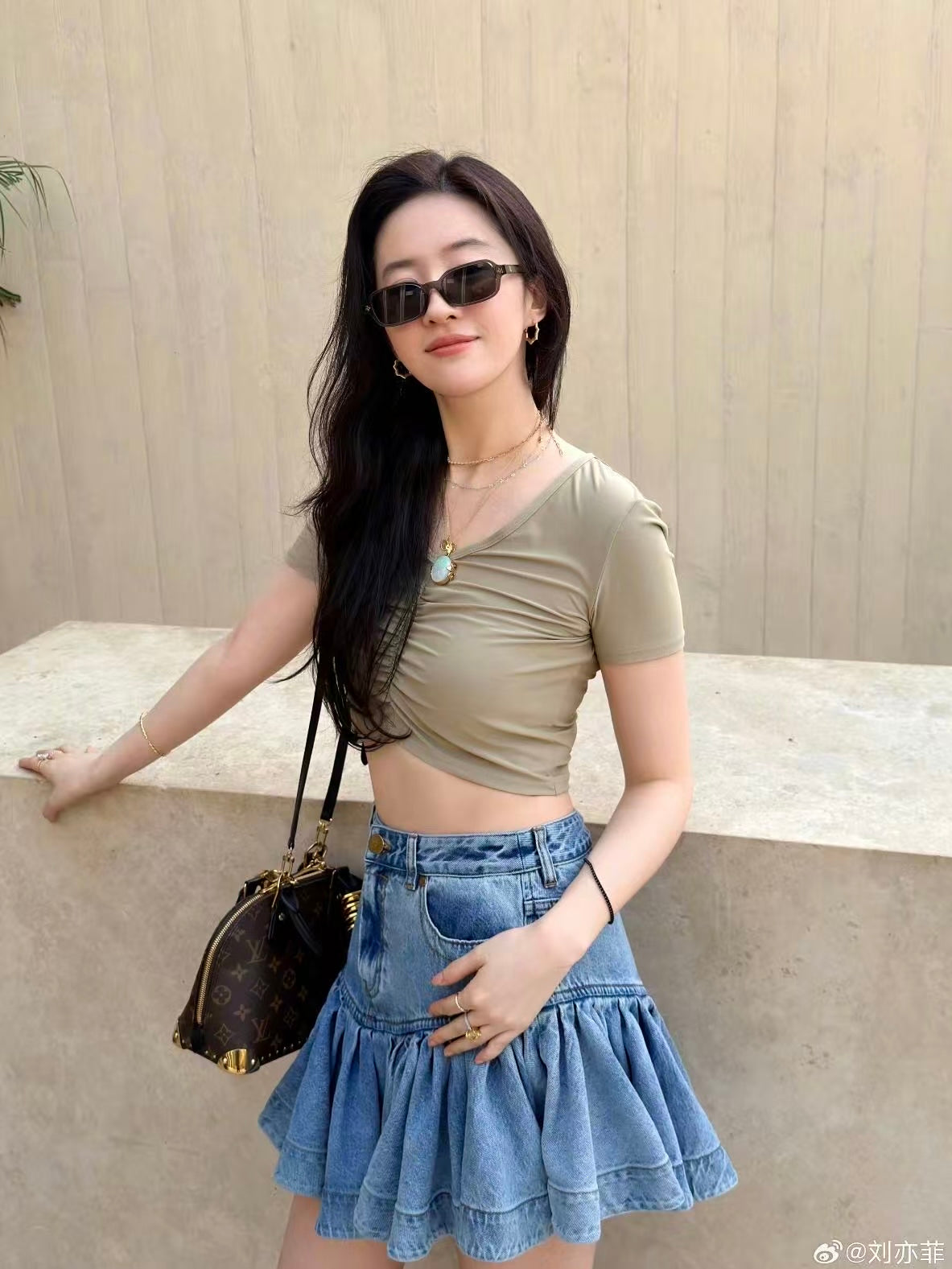 LOUIS VUITTON ：Z3045U  SIZE：54口17-145