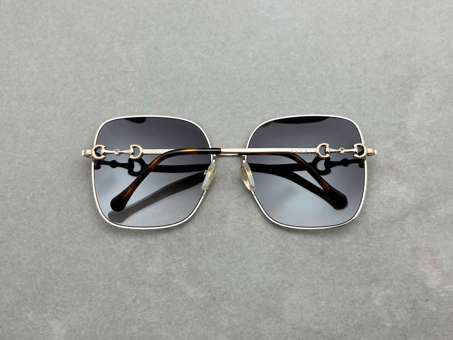 GUCCI GG0879S  男女款太阳镜   size：61-18-140