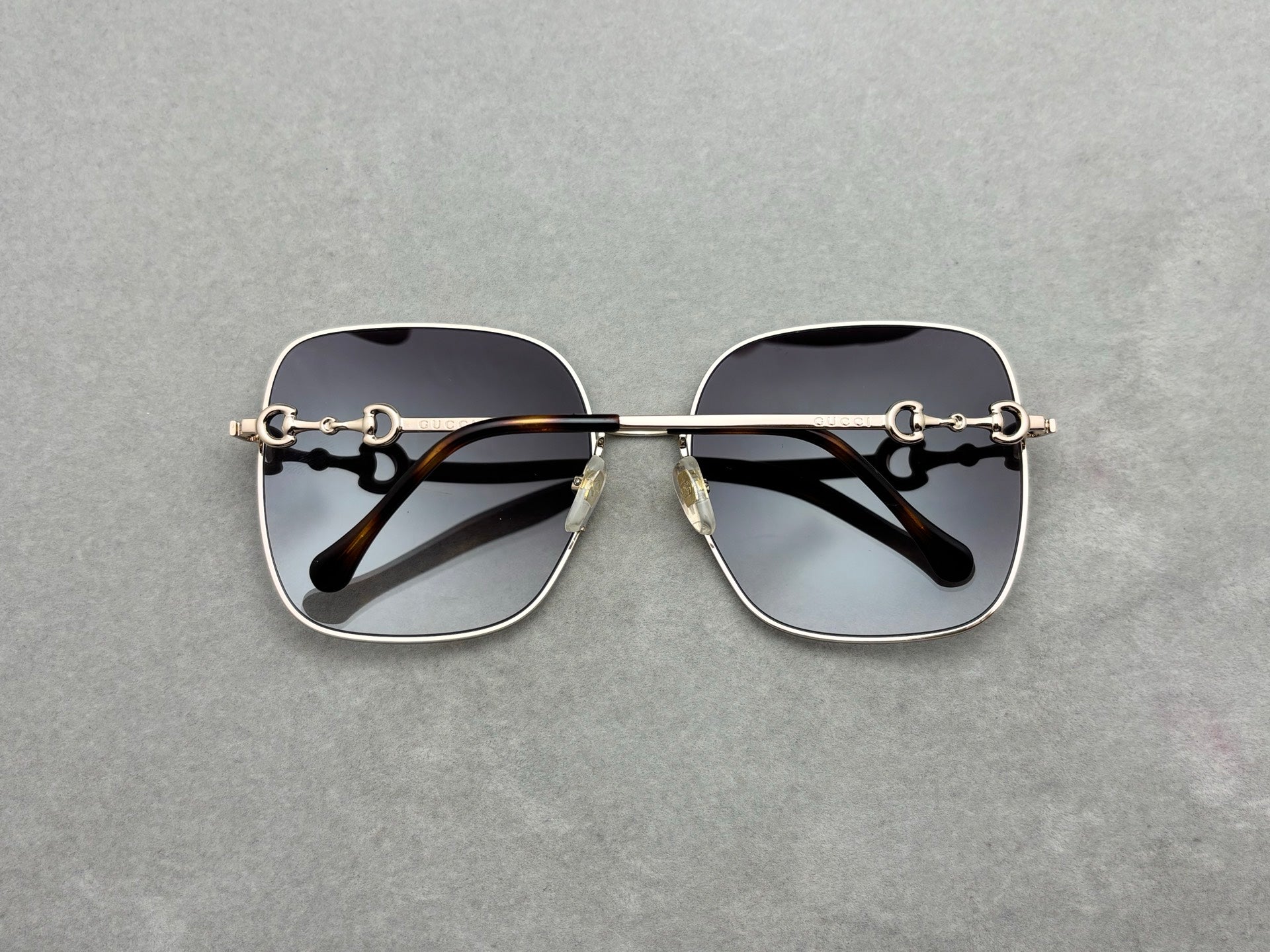 GUCCI GG0879S  男女款太阳镜   size：61-18-140