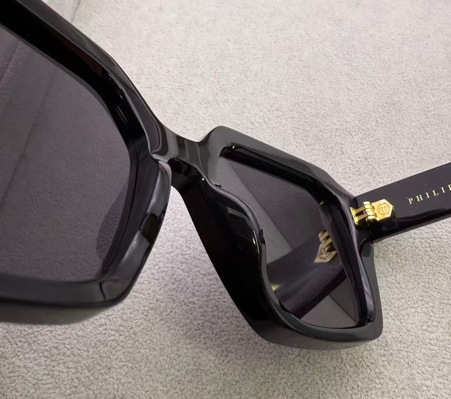 全新Philipp Plein 女款太陽眼鏡 施華洛世奇水鑽 size：55-20-150 灰色鏡片