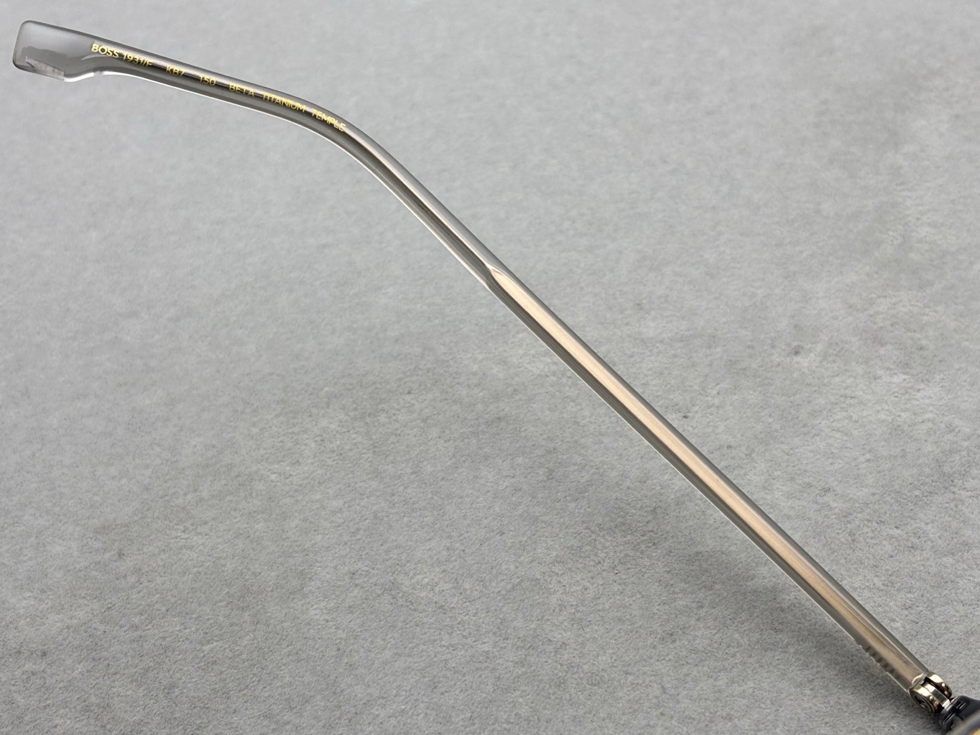 正品 HUGO BOSS 男女眼鏡 size：50-20-150總寬142框高47