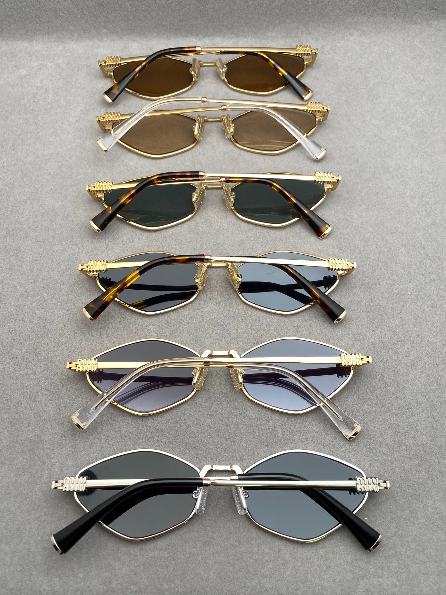 MIUMIU SMU56Z 尺寸 56口17-145