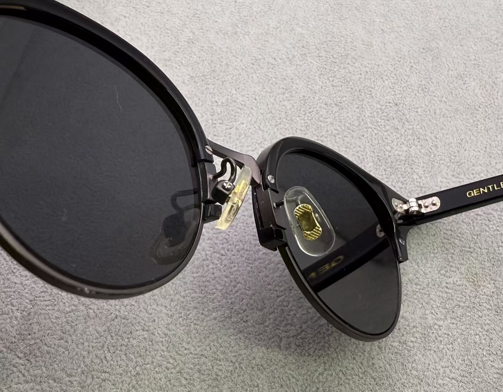 GENTLE MONSTER GMEast Logue 女士 黑色 墨鏡 尺寸49.6-20-142