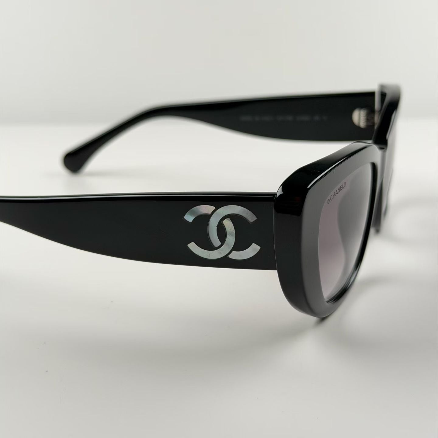 當季新款 CHANEL 漸進色鏡片A71766墨鏡 尺寸54-17