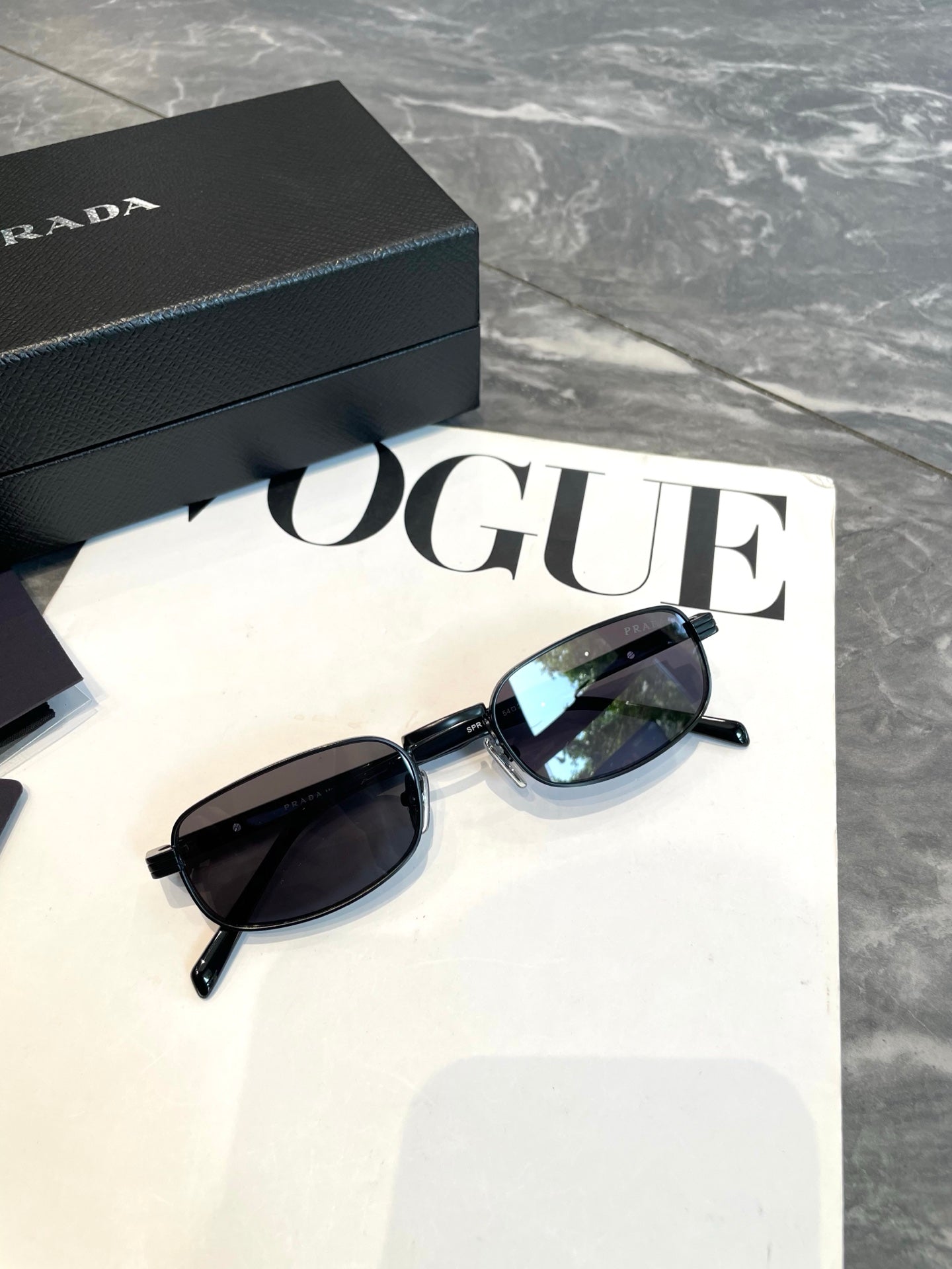 Jennie & Prada  RB54