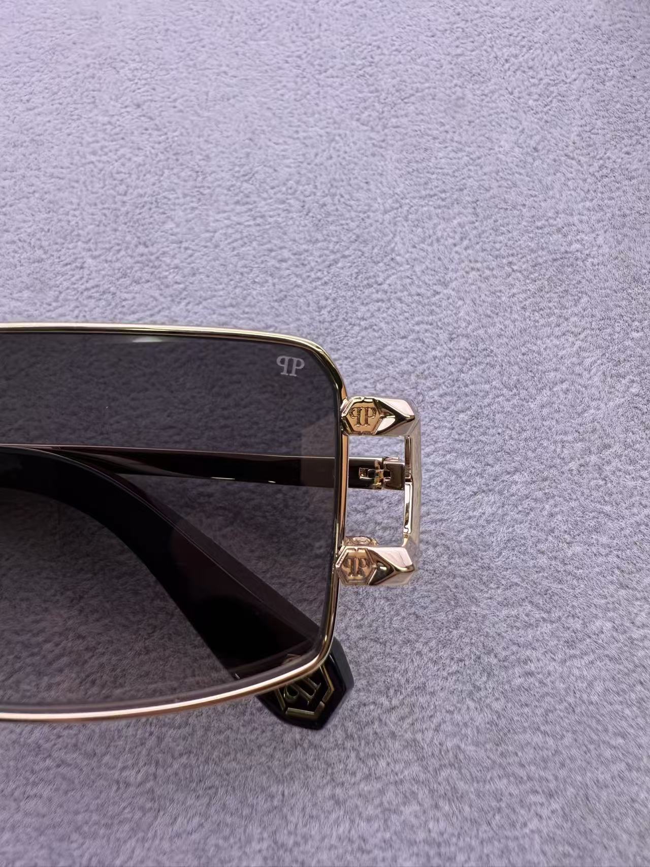 Philipp Plein size：58-18-145