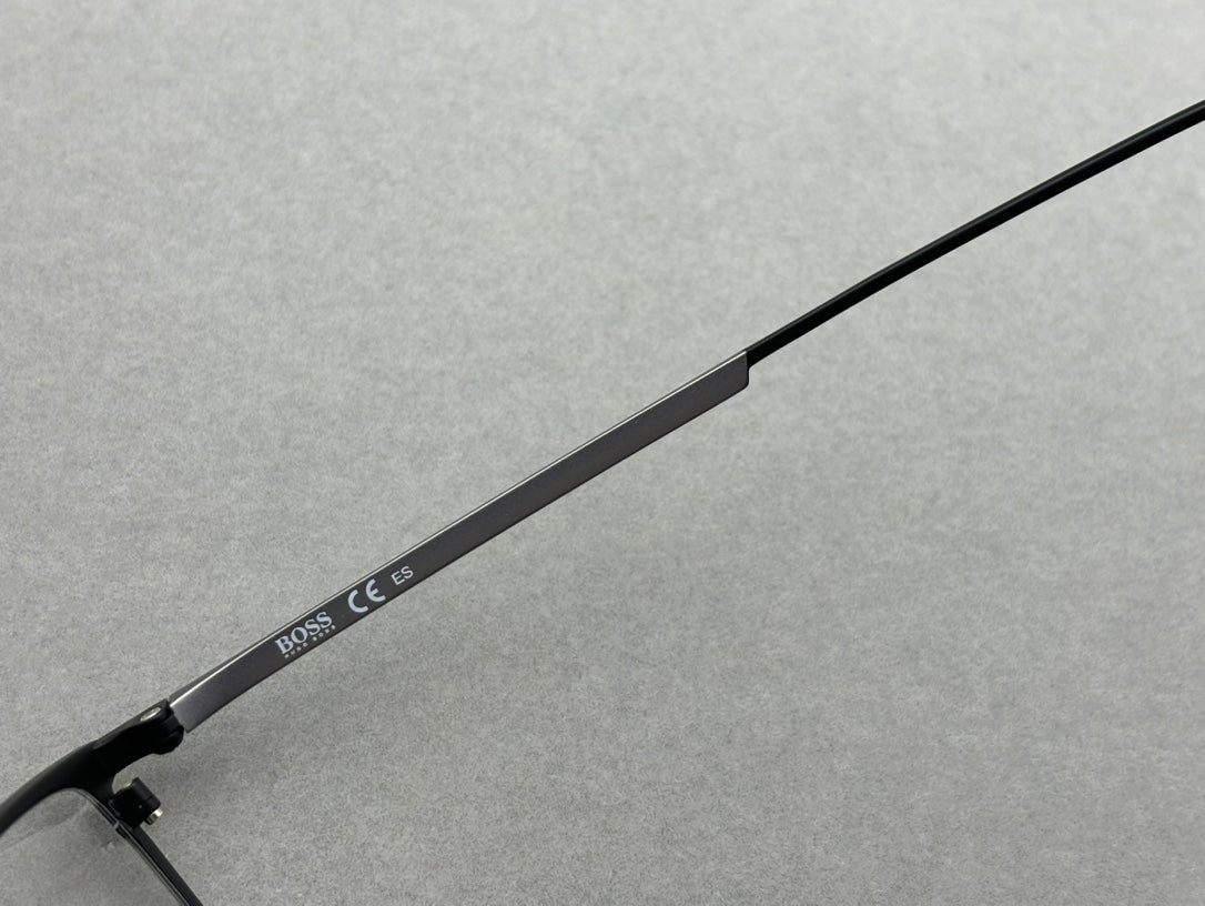 正品 BOSS 男女款商務眼鏡 新品 進口鈦合金 size：55-17-145總寬145框高37