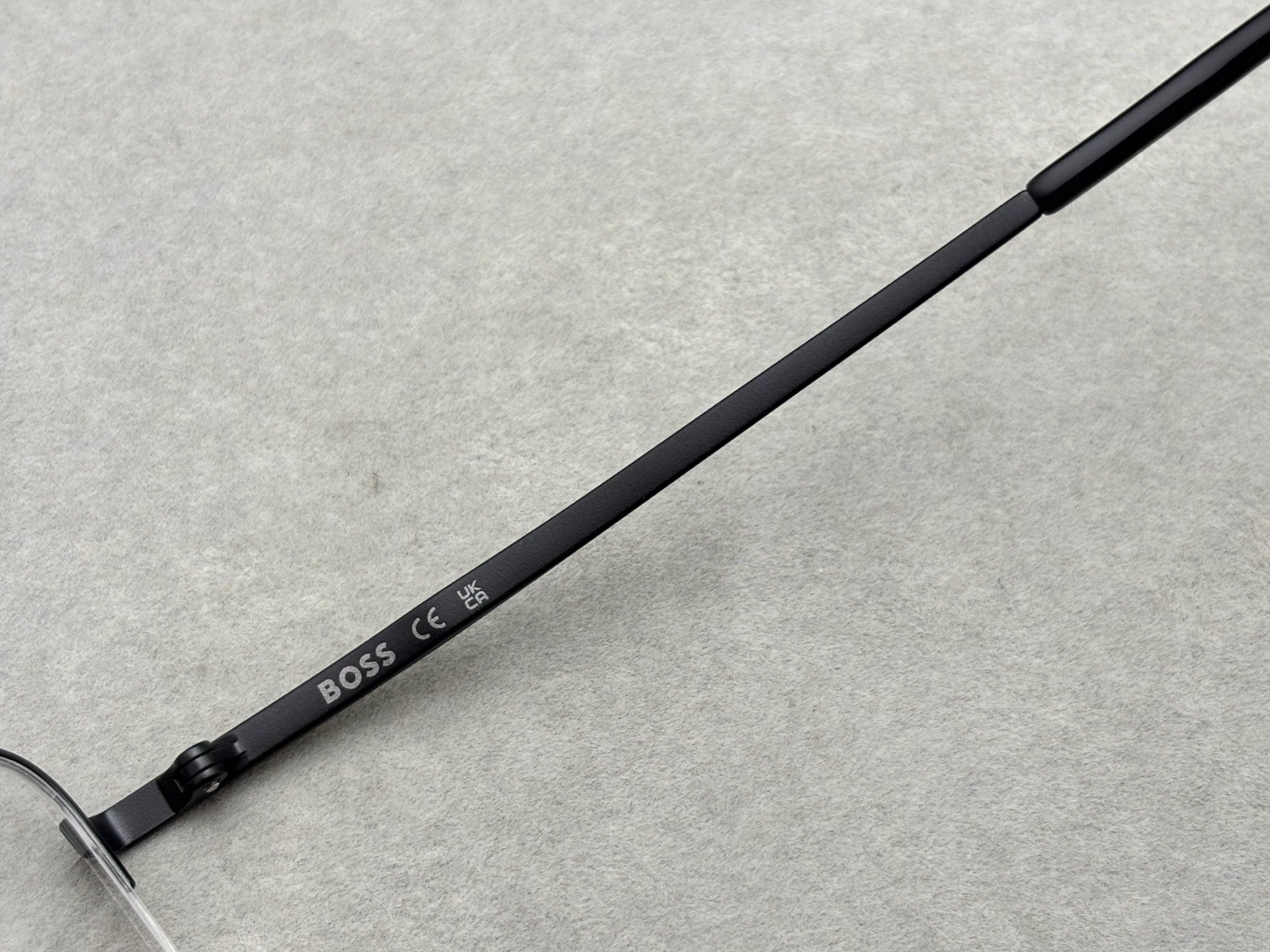 HUGO BOSS 男女眼鏡 鈦合金 size：54-18-145總寬145框高40