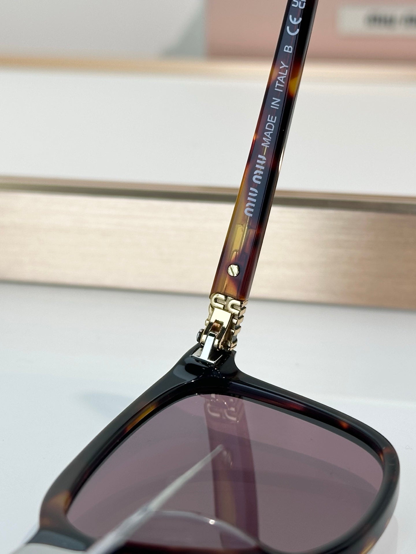 MiuMiu   SMU B03 Size ：53口16-140