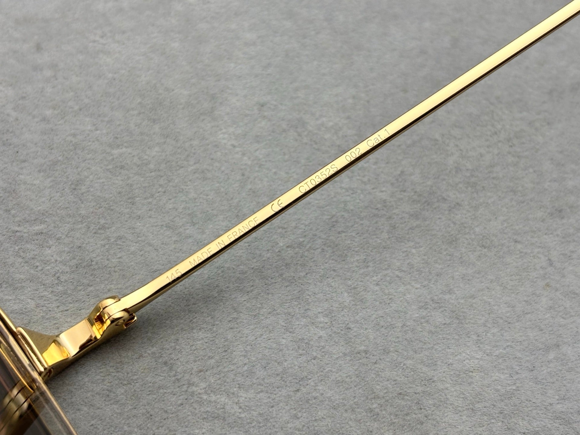 Cartier CT0352S男女款 新品 size：56-16-145總寬140框高47  太陽鏡& 可配度數眼鏡