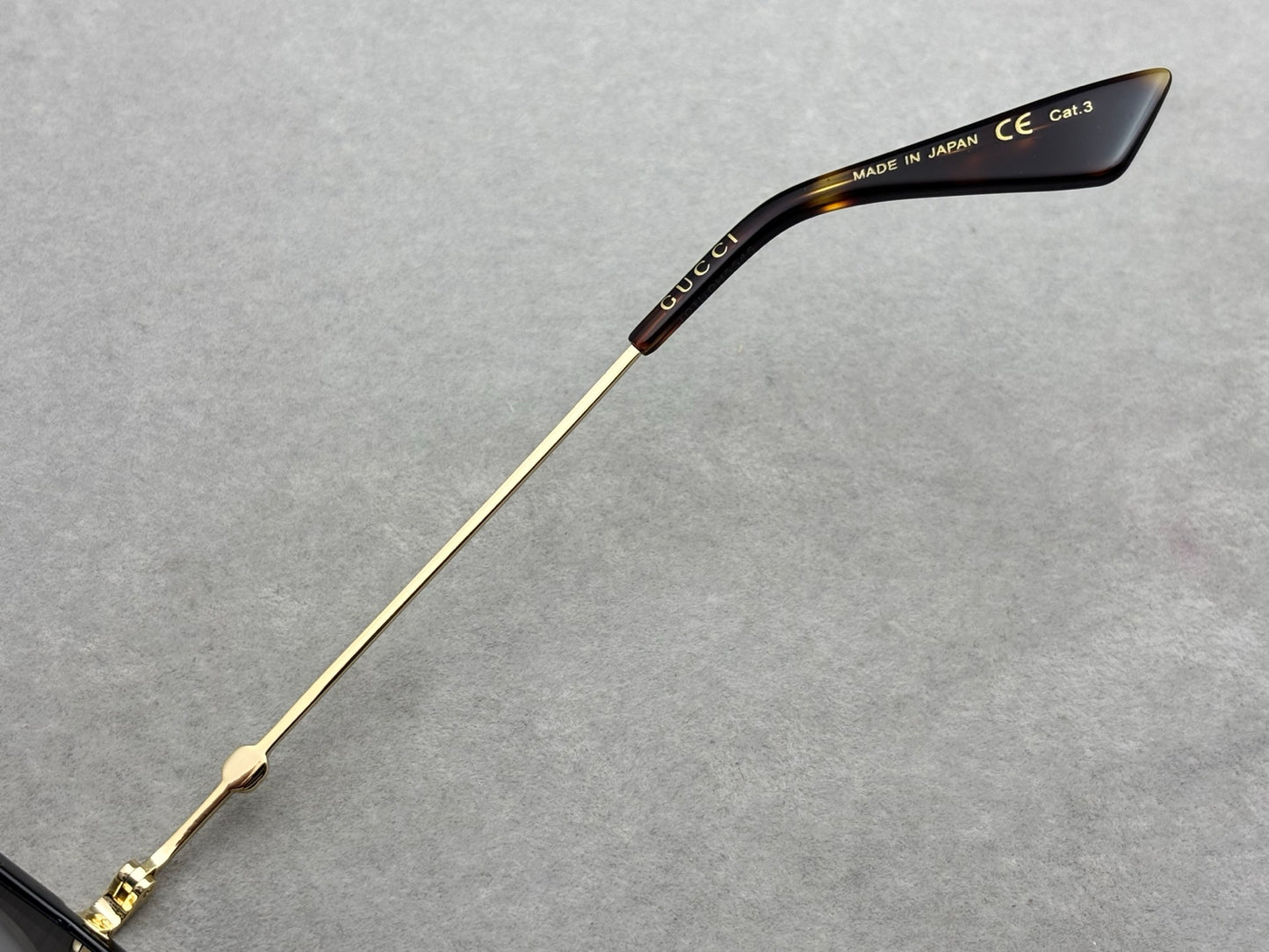 GUCCI GG0106S 女款太陽眼鏡 size：56-19-140