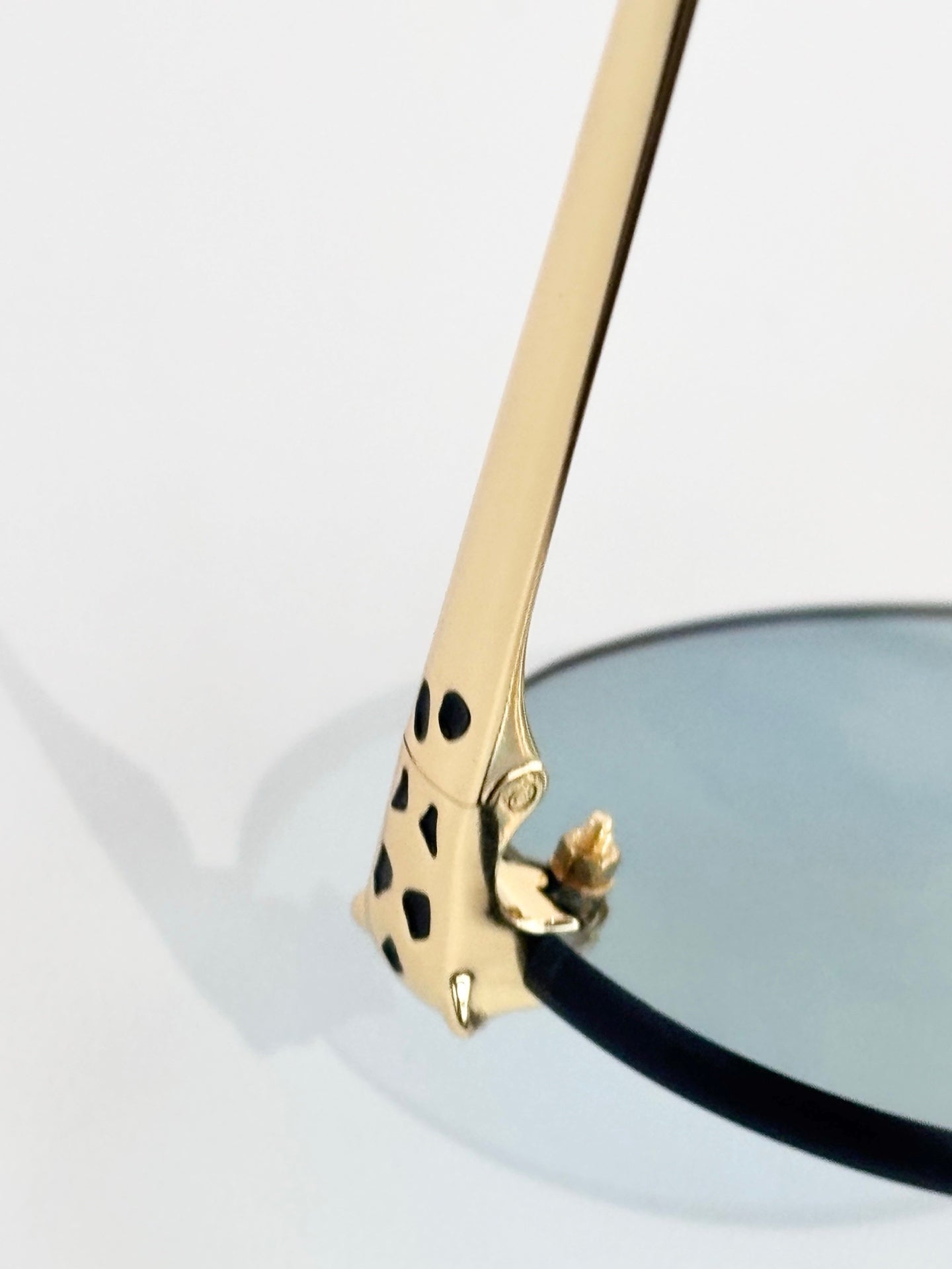 Cartier  CT0586S Size：56口18-140