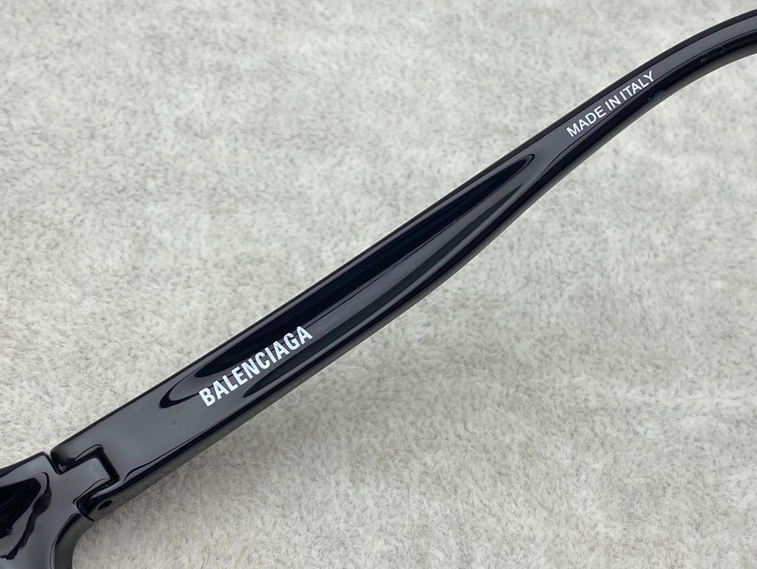 BALENCIAGA男女款太陽眼鏡 新品 size：58-18-135