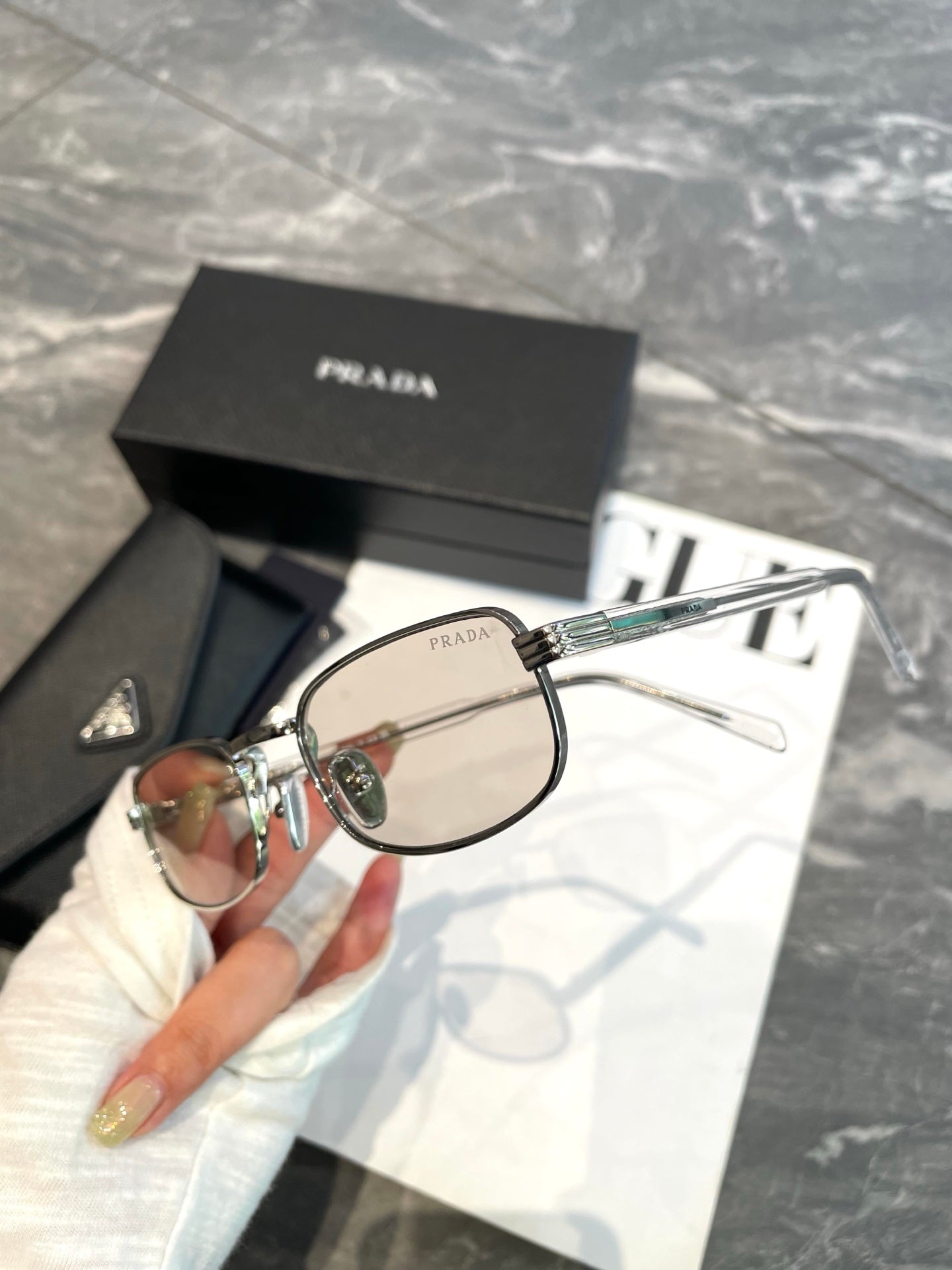 jennie墨超PradaB54s Prada B54