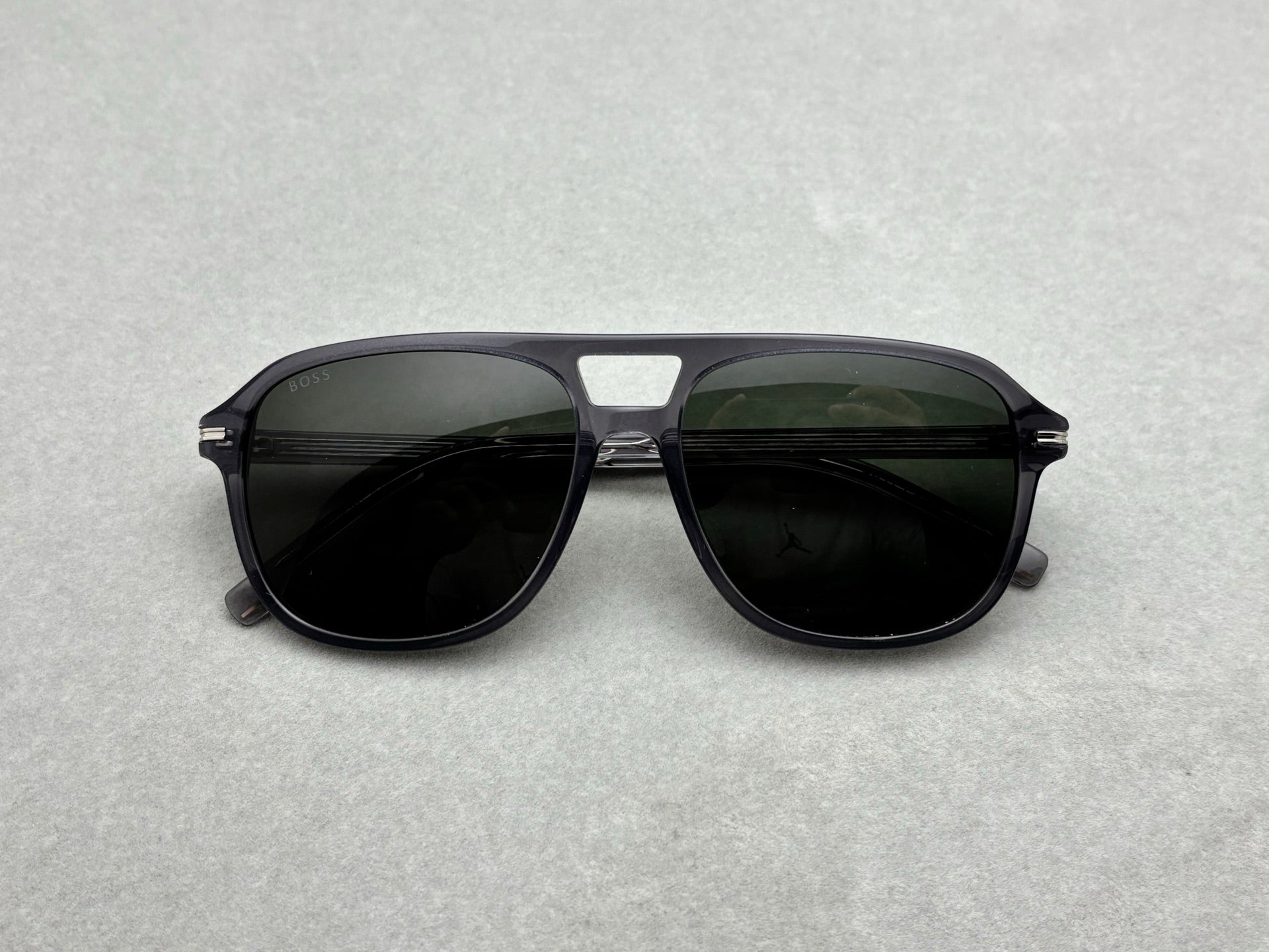 BOSS 男女款太陽眼鏡 新品 boss1751 size：57-16-145