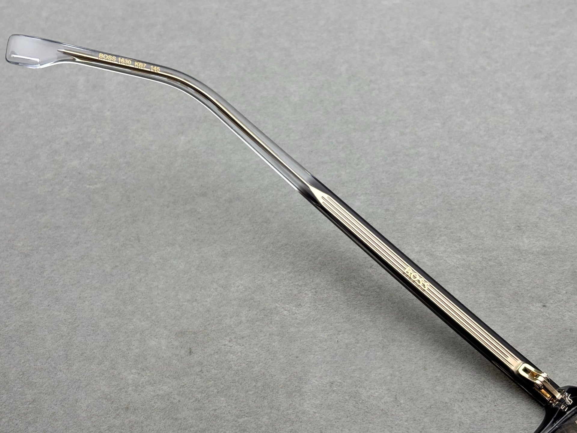 HUGO BOSS 男女眼鏡 size：55-18-145總寬140框高38