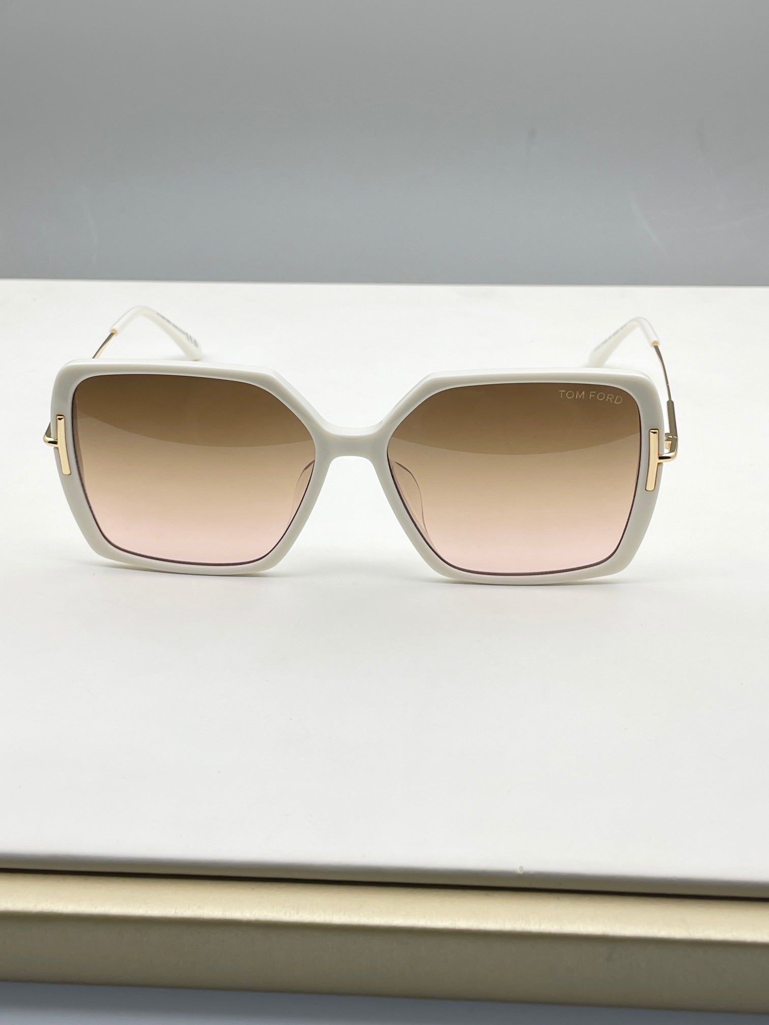 TOM FORD TF 1039太陽眼鏡,尺寸59-15-140