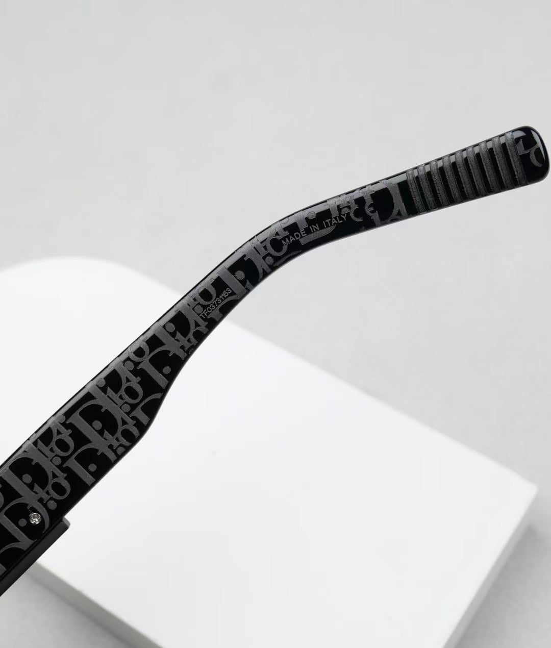 Dior B23 58-20-145