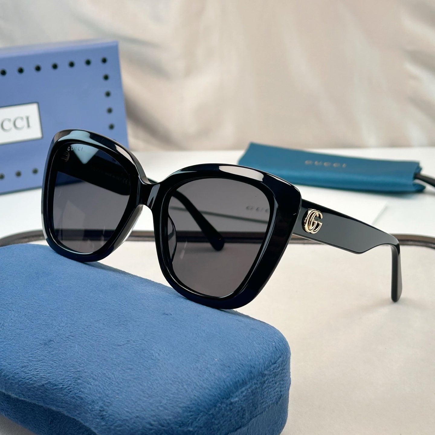 GUCCI   GG0860S 53-19-140