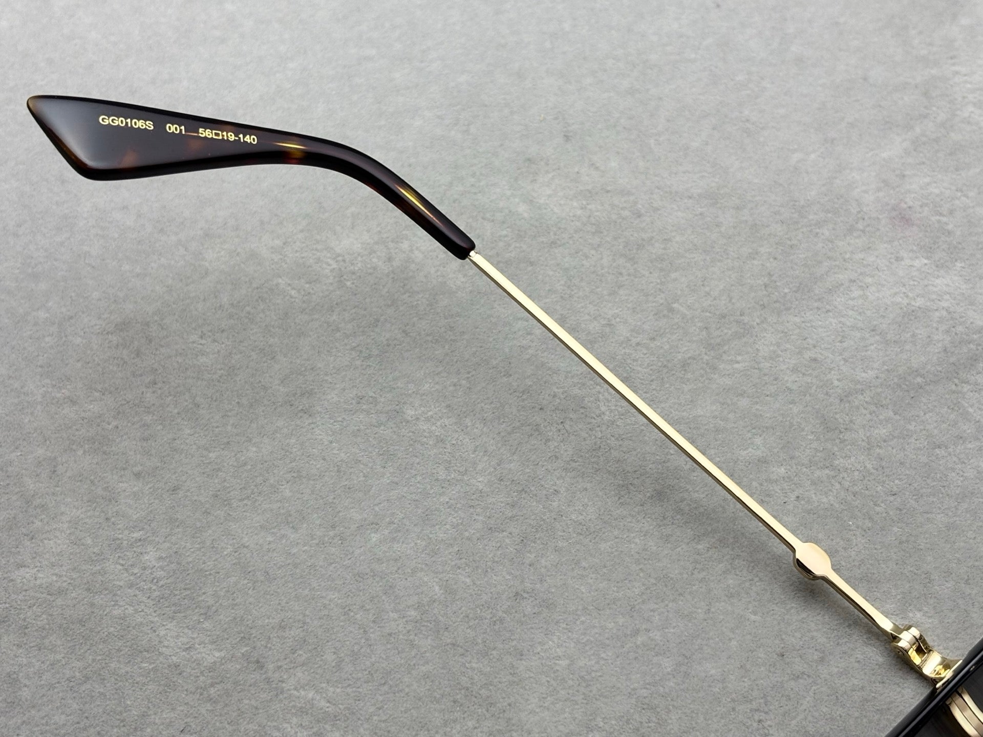 GUCCI GG0106S 女款太陽眼鏡 size：56-19-140