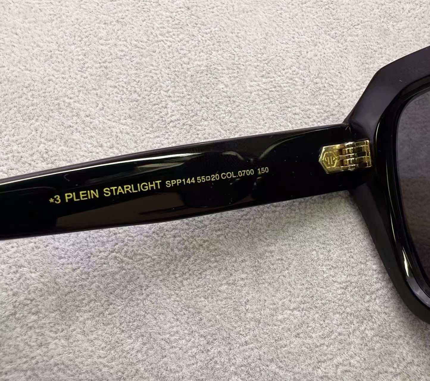 全新Philipp Plein 女款太陽眼鏡 施華洛世奇水鑽 size：55-20-150 灰色鏡片
