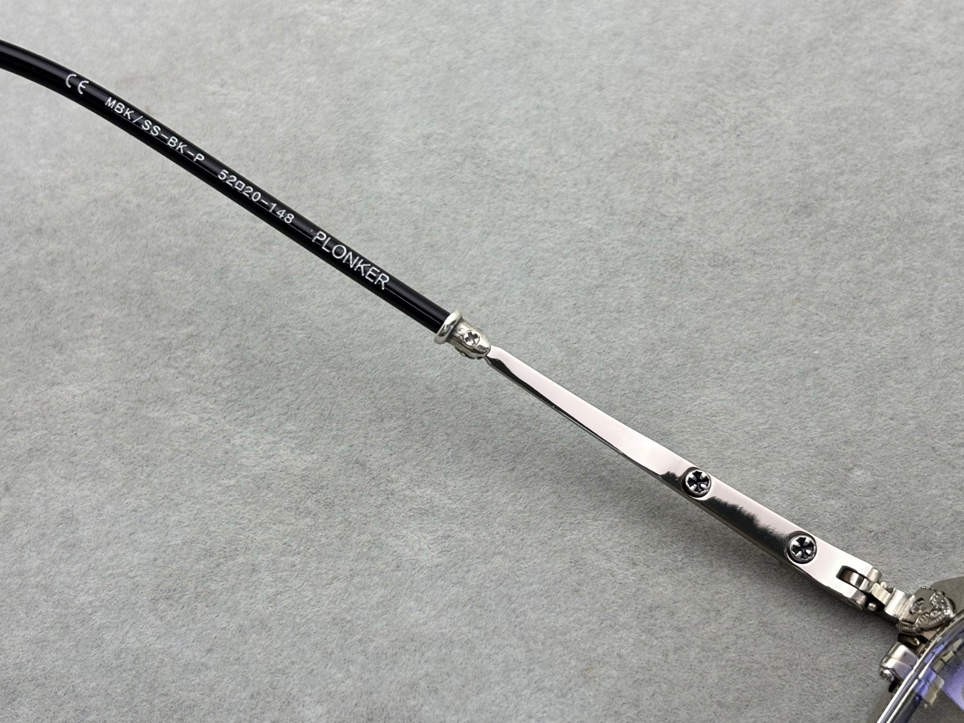 克羅心 男女眼鏡PLONKER 純鈦 925銀配件size：52-20-145總寬143框高44