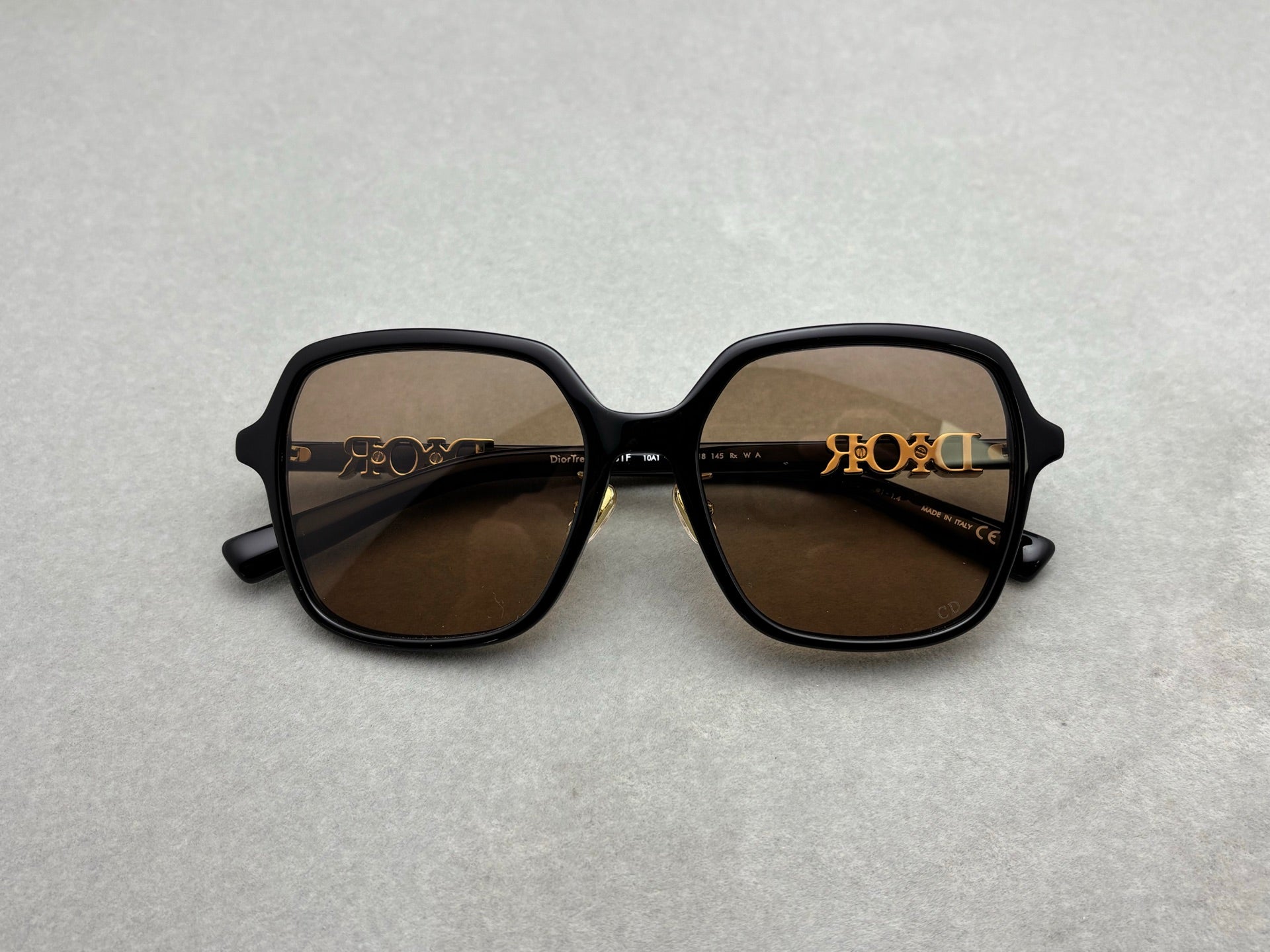 2025冬季新品DIOR 男女款太陽眼鏡 size：56-18-145