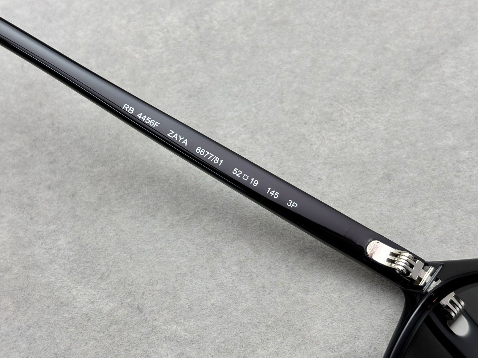 2025年新款Ray-Ban RB4456F男女款太陽眼鏡 size：52-19-145