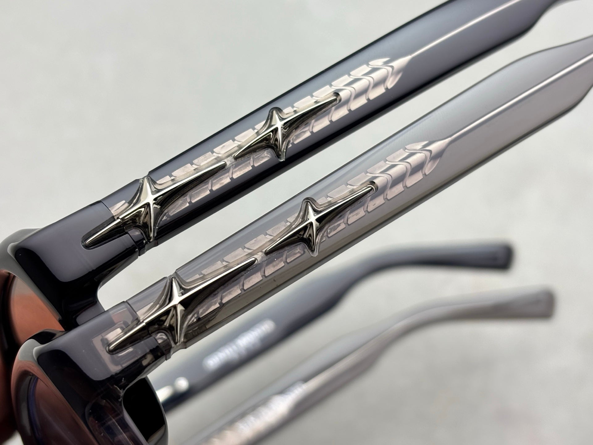 2025年冬季新品GM COMTE 男女款太陽眼鏡 size：56-21-141