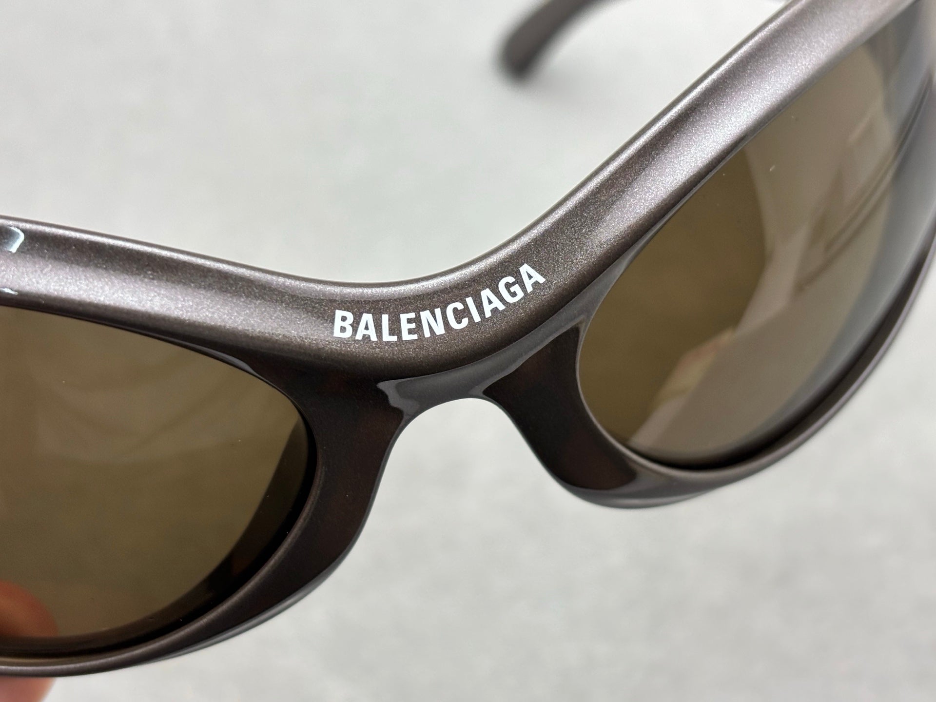 BALENCIAGA BB0317男女款太陽眼鏡 size：77-23-125