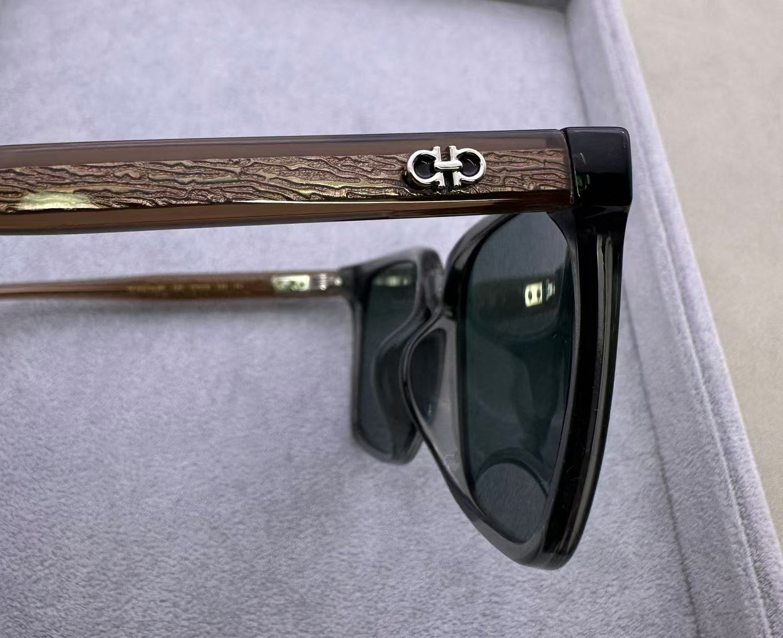 FERRAGAMO SF2057SLBK 綠色鏡片 尺寸57-18-145