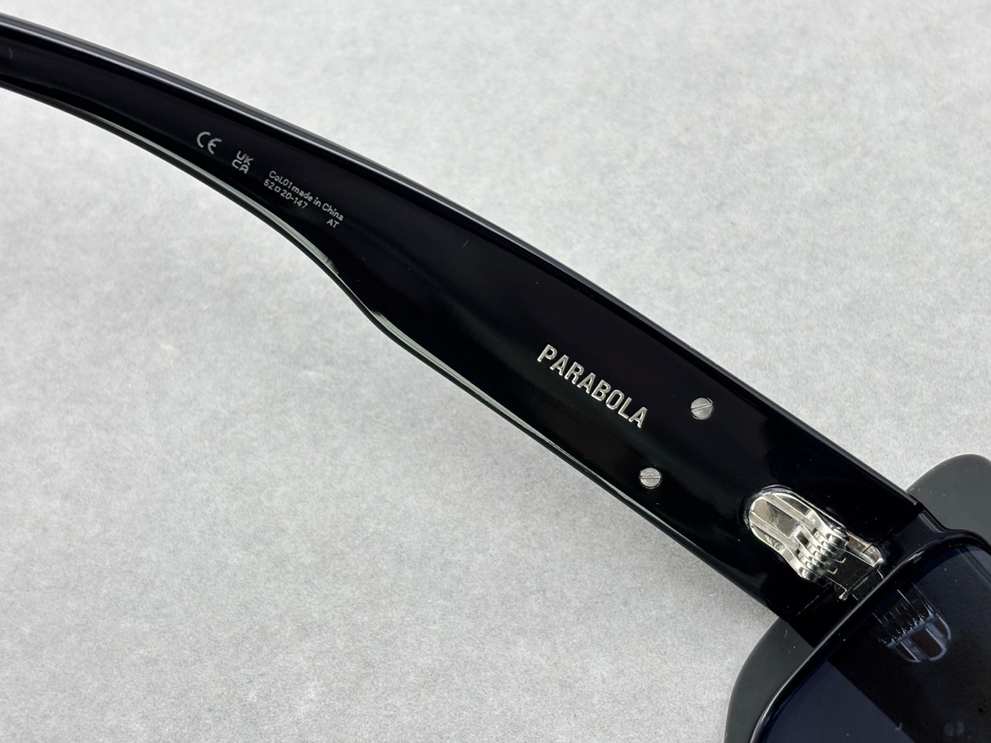 GM PARABOLA 男女款太陽眼鏡 新品 size：52-20-147