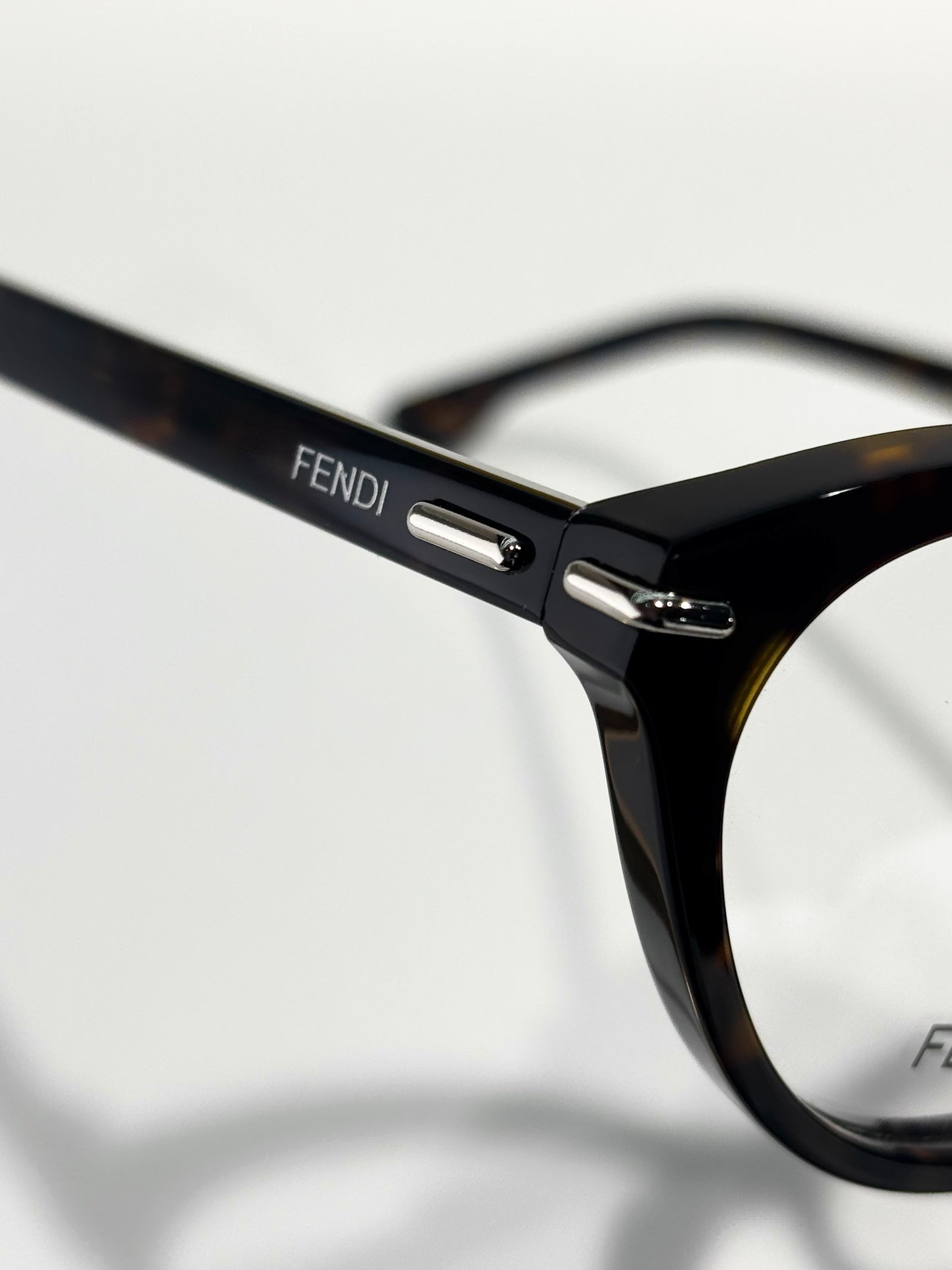 FendiFE50126I  SIZE：53口16-140