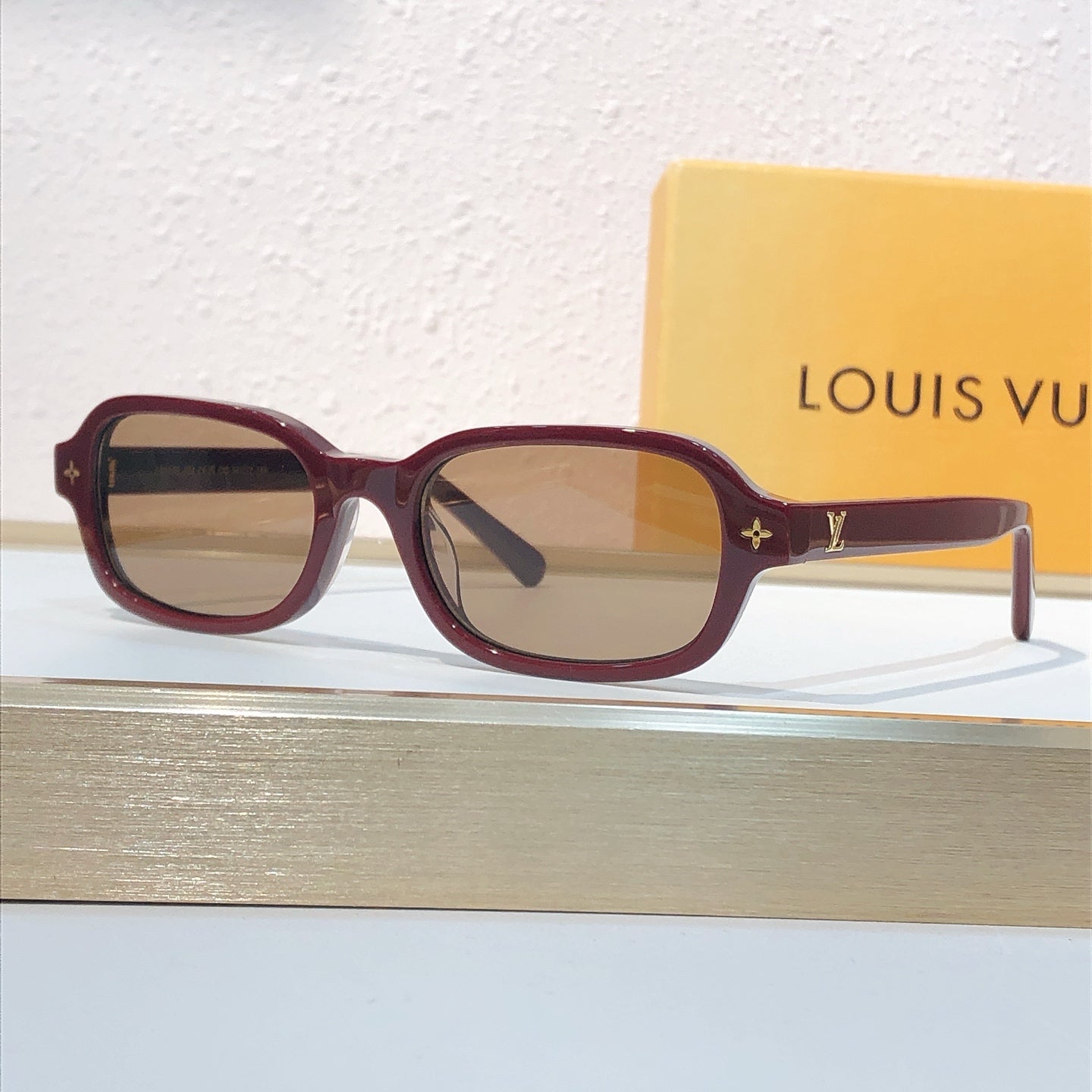LOUIS VUITTON Z3045U  SIZE：54口17-145