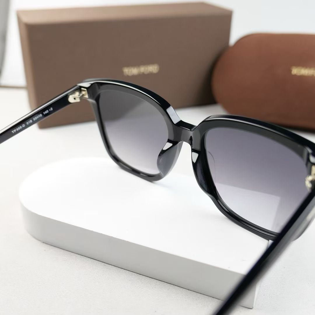 TOM FORD  TF958-D SIZE 55口19-140