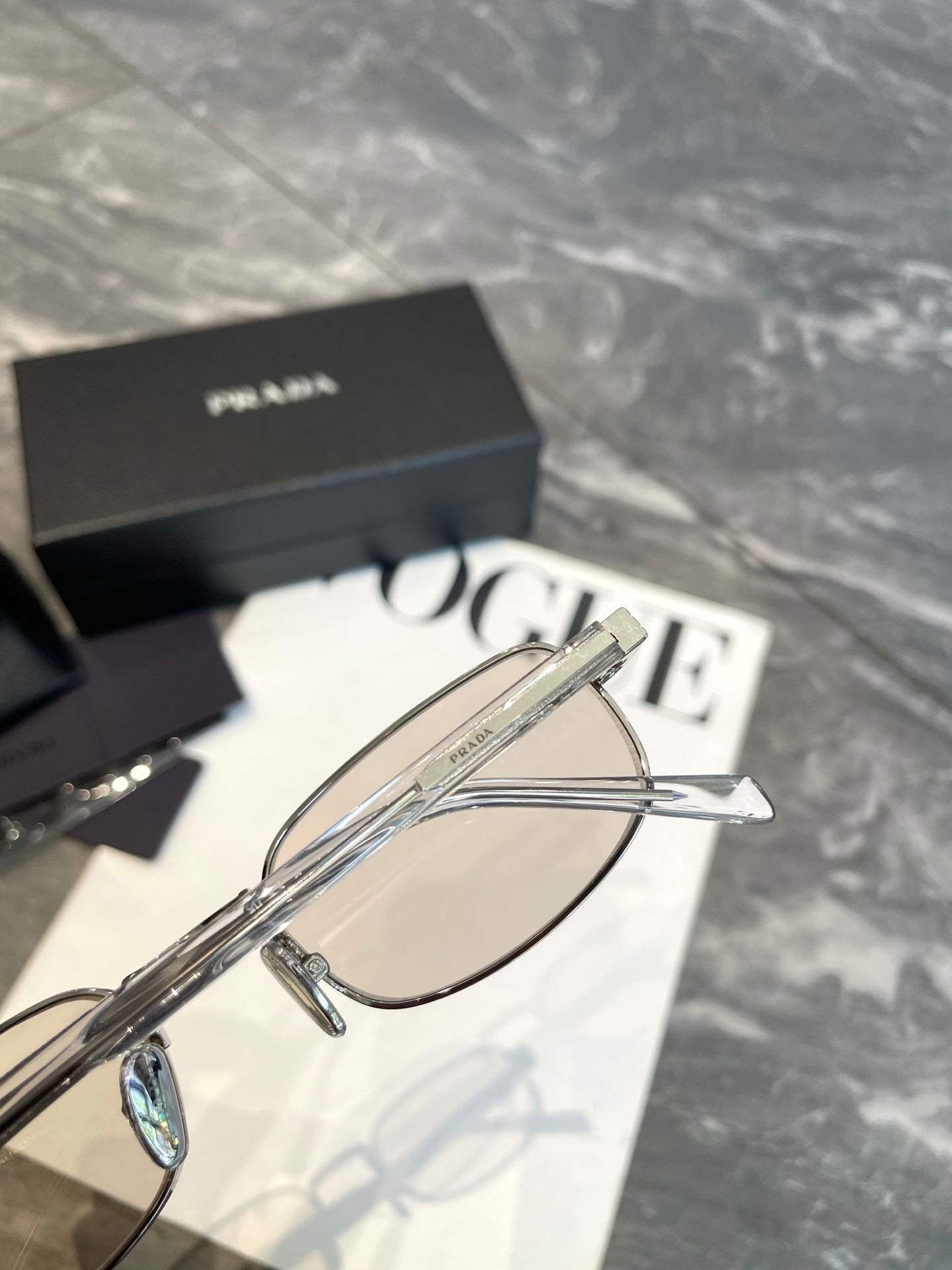 Jennie & Prada  RB54