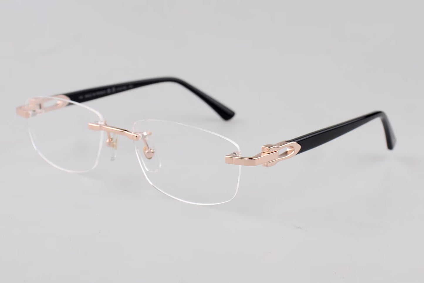 新款Cartier CT0318O眼镜尺码  52口16-140