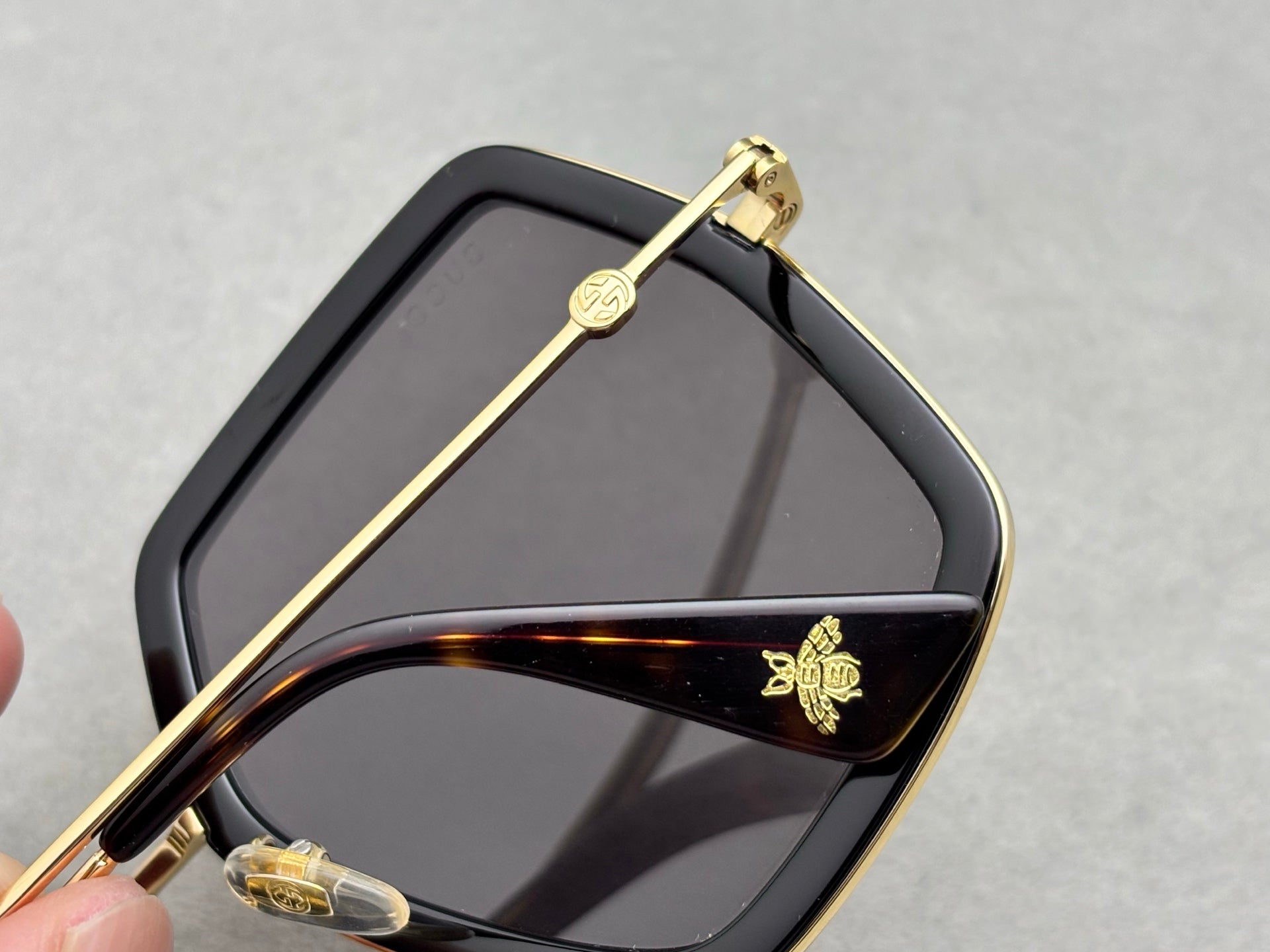 GUCCI GG0106S 女款太陽眼鏡 size：56-19-140