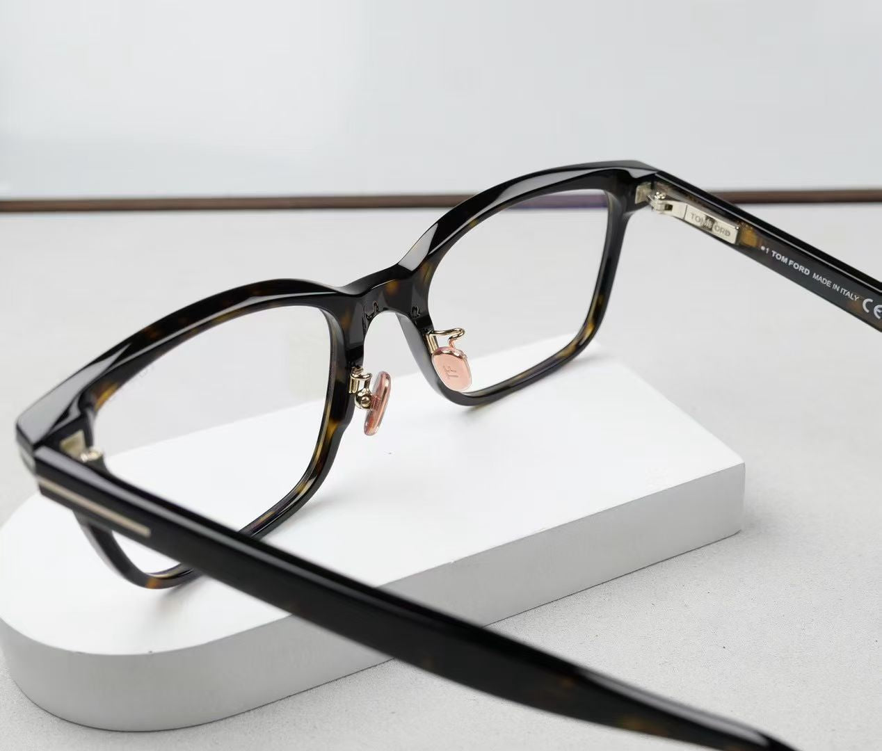 TOM FORD MODEL TF5853-D-B SIZE 55口20-145