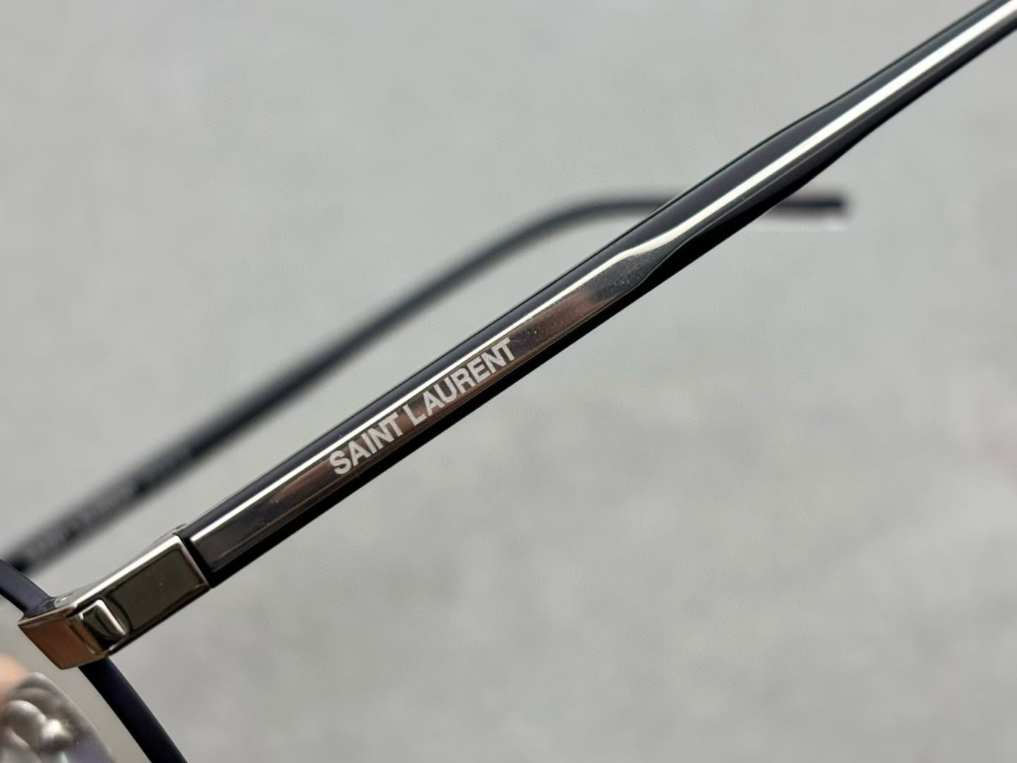 2025當季新品！正品 SAINT LAURENT 男女款眼鏡 size：49-21-145總寬138框高45