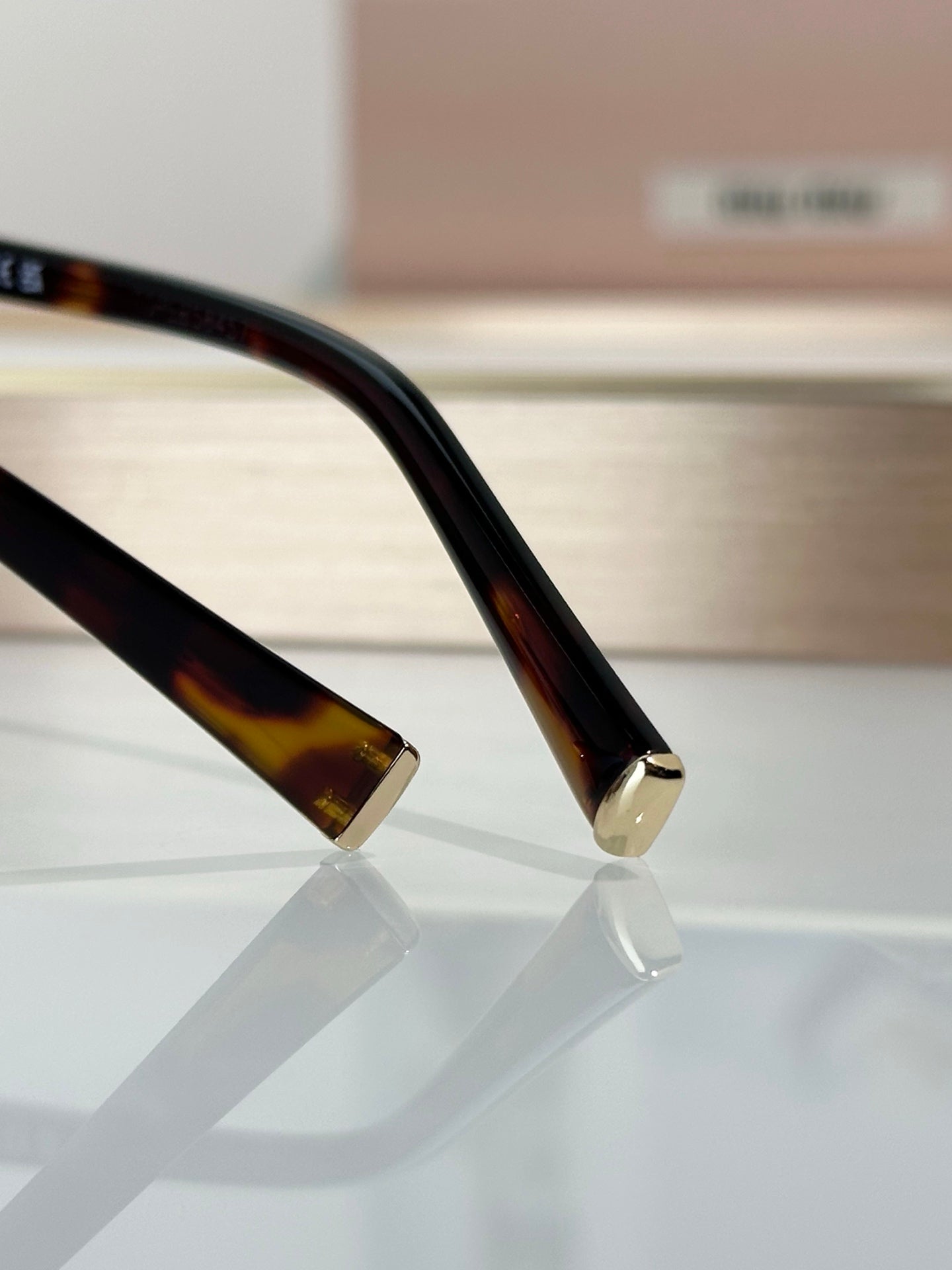 MiuMiu   SMU B03 Size ：53口16-140