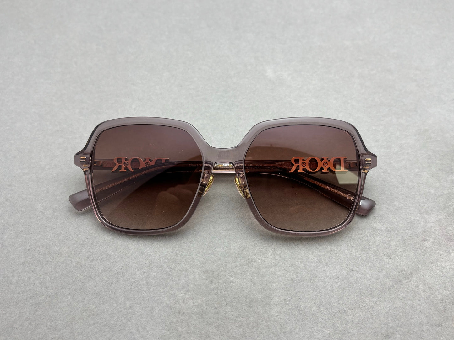 2025冬季新品DIOR 男女款太陽眼鏡 size：56-18-145
