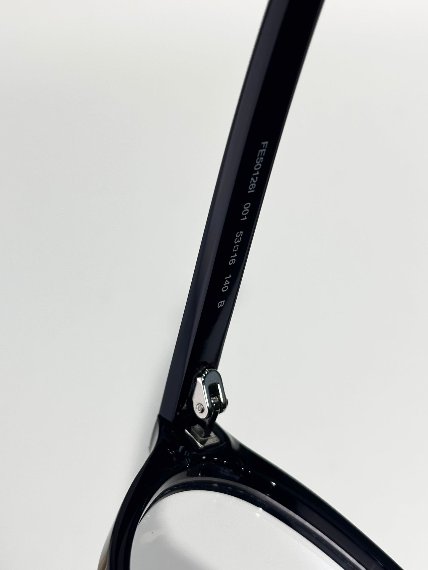 Fendi ：FE50126I SIZE：53口16-140 黑